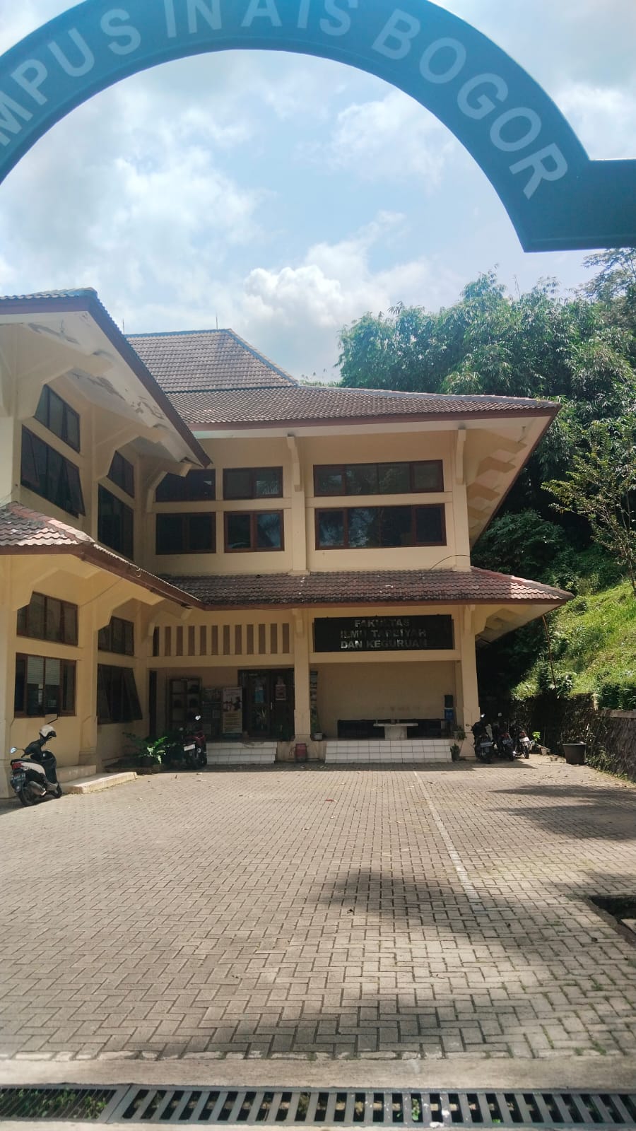 Kuliah Kelas Karyawan Terjangkau di Sekitar Bogor Barat 