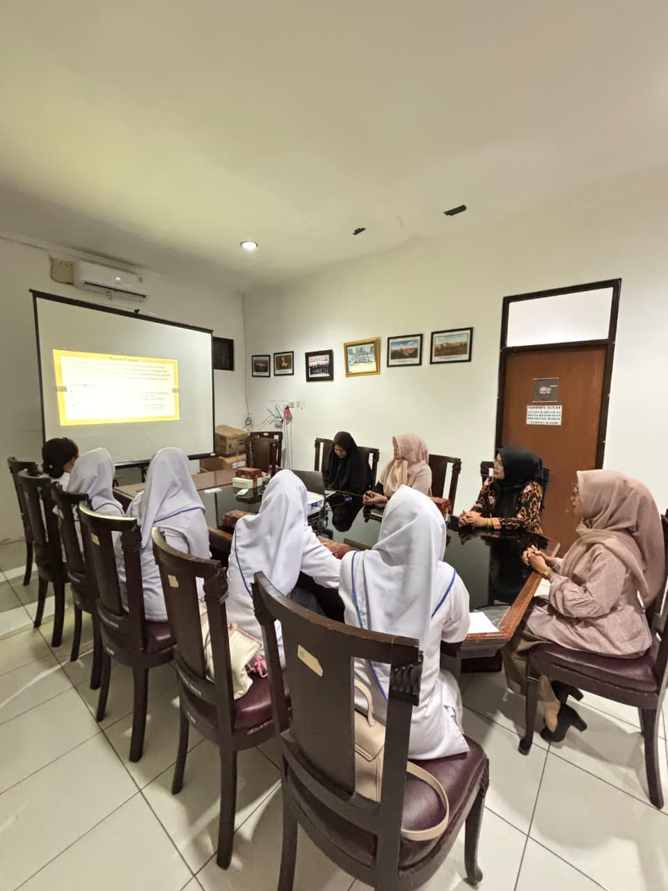 Praktik Lapangan Kelas Karyawan Akbid Isma Husada Cirebon
