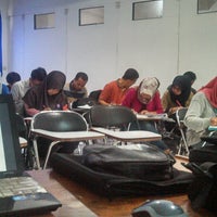 Kelas Karyawan Jurusan Ekonomi Syariah Di Bandung