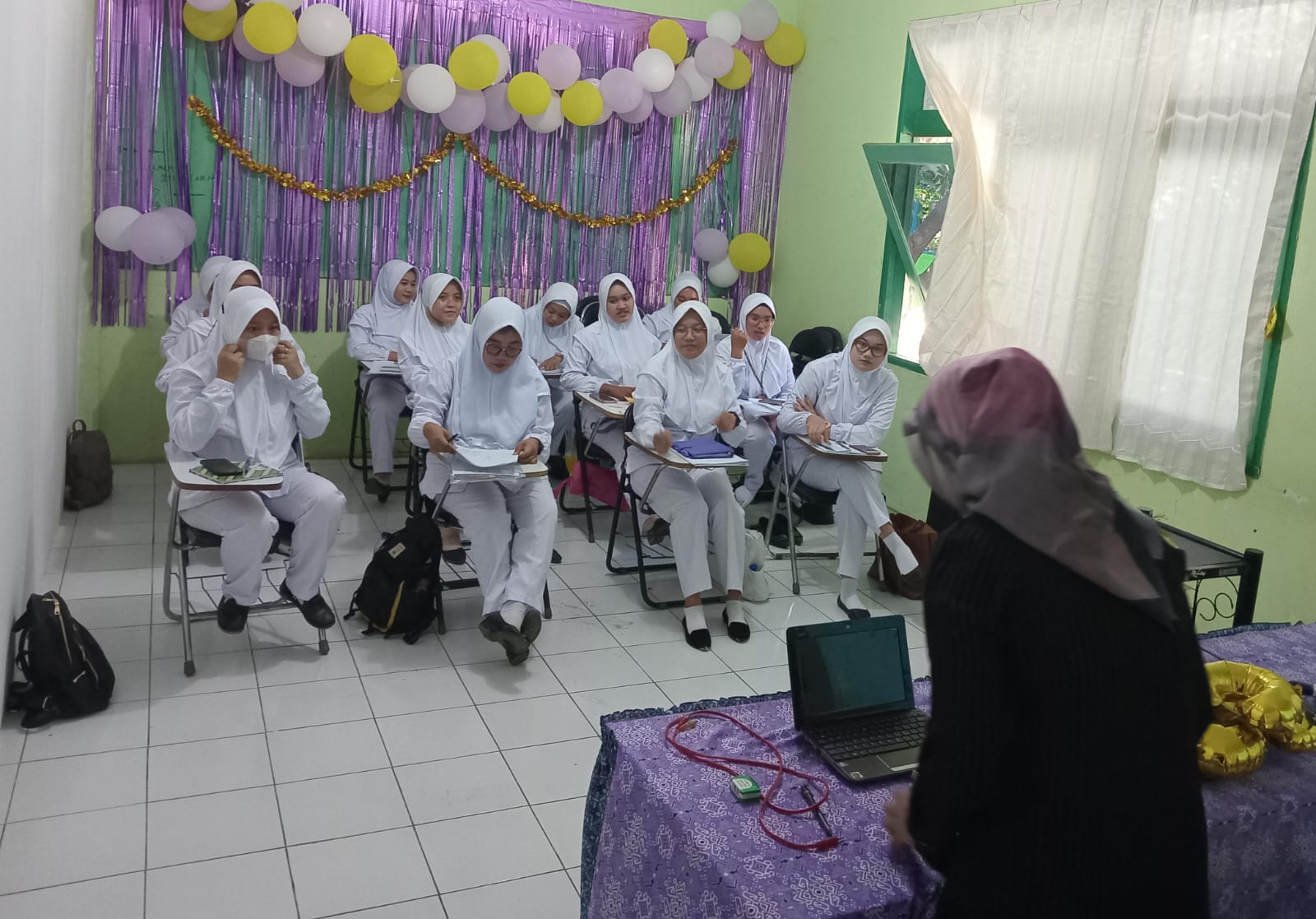 Kelas Karyawan Akbid Isma Husada Cirebon Dengan Jadwal Yang Bisa Menyesuaikan Aktifitas Mahasiswanya