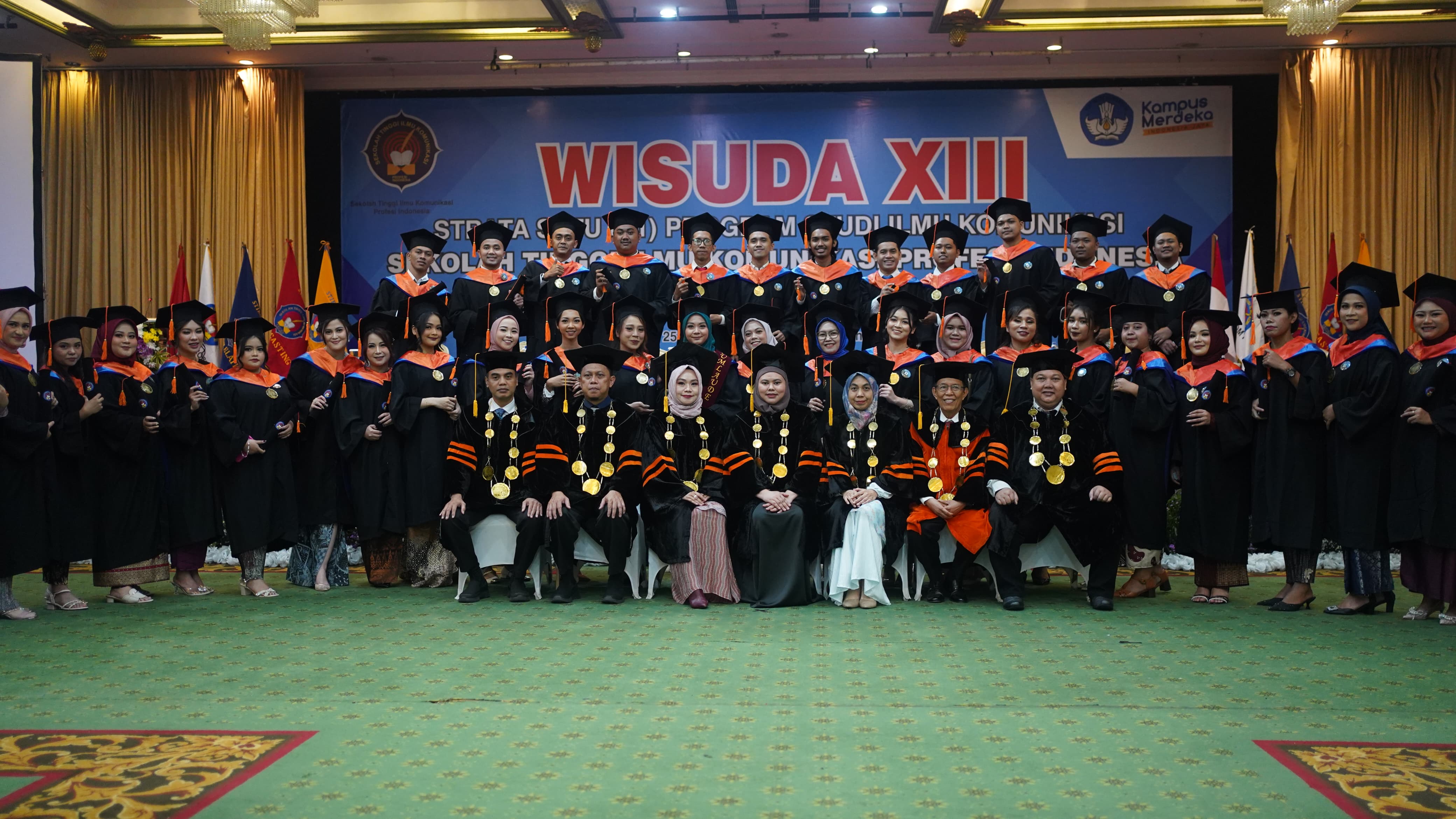Wisuda XIII STIKOM PROSIA Jakarta Dihadiri Kepala LLDIKTI III
