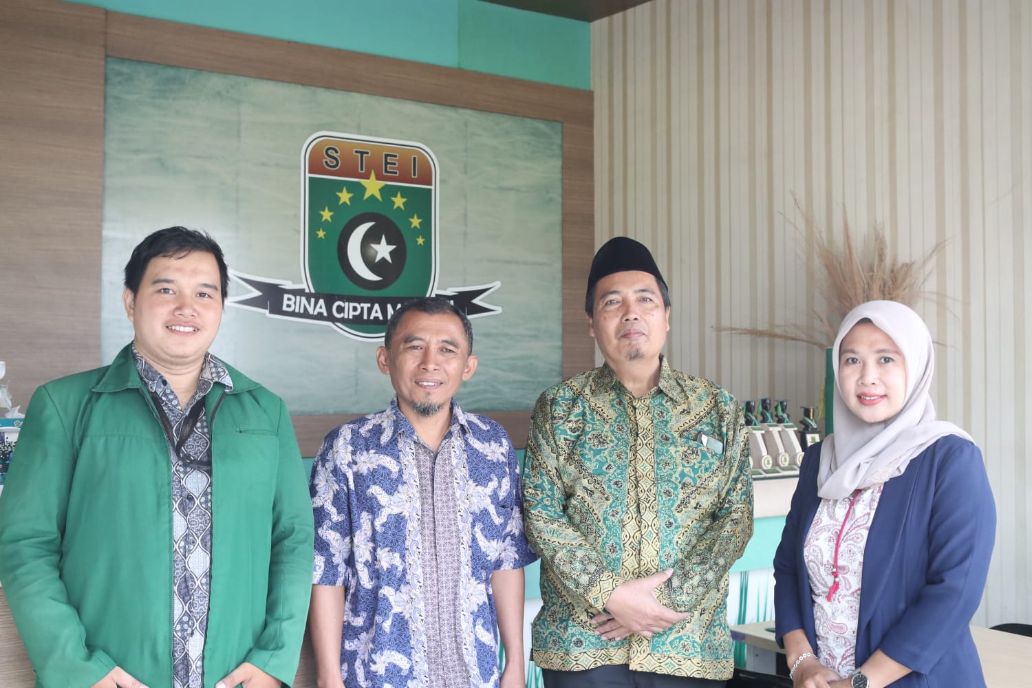Kelas Sabtu Minggu Sekolah Tinggi Ekonomi Islam Bina Cipta Madani