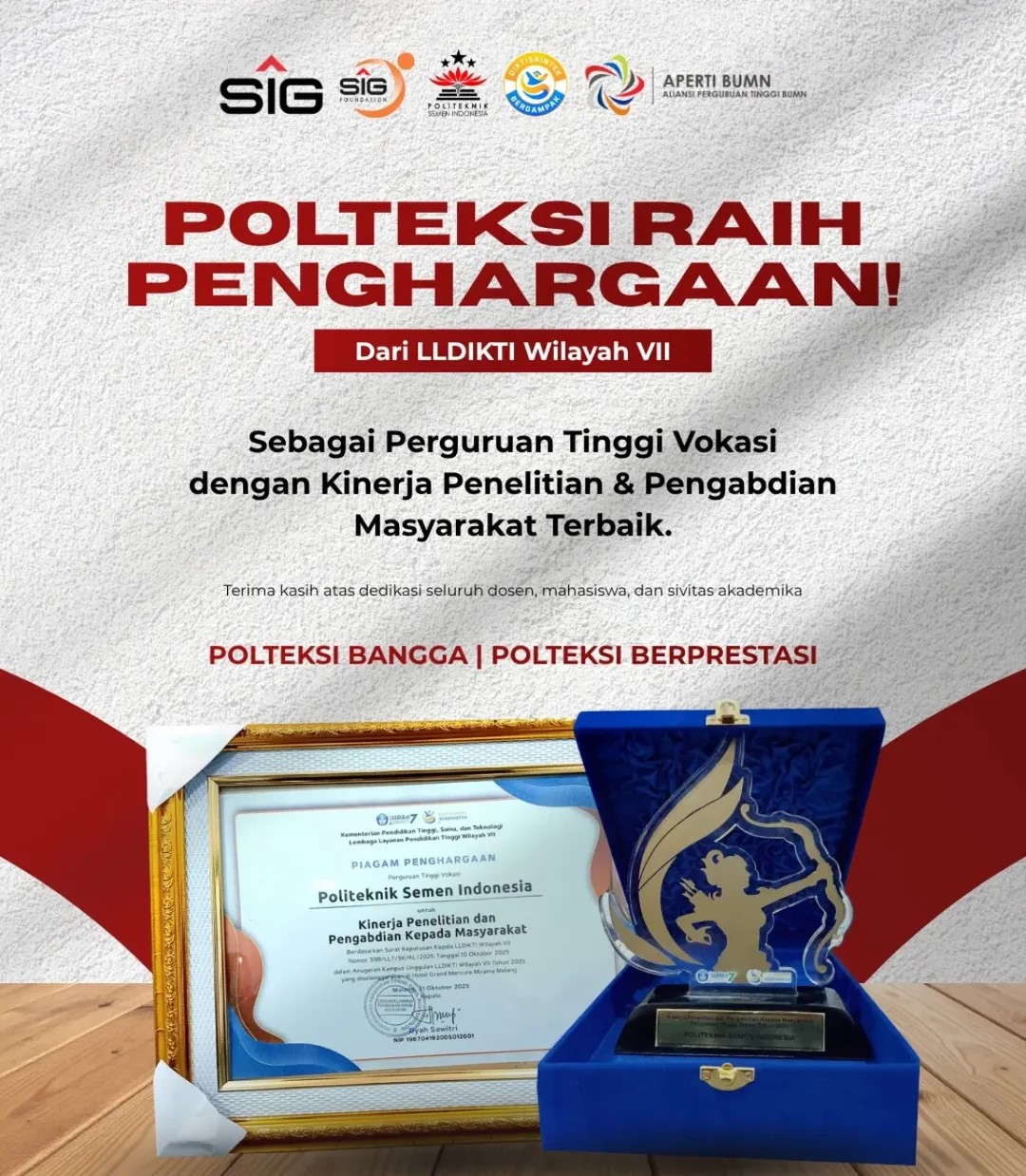 POLTEKSI : Terima Penghargaan dari LLDIKTI