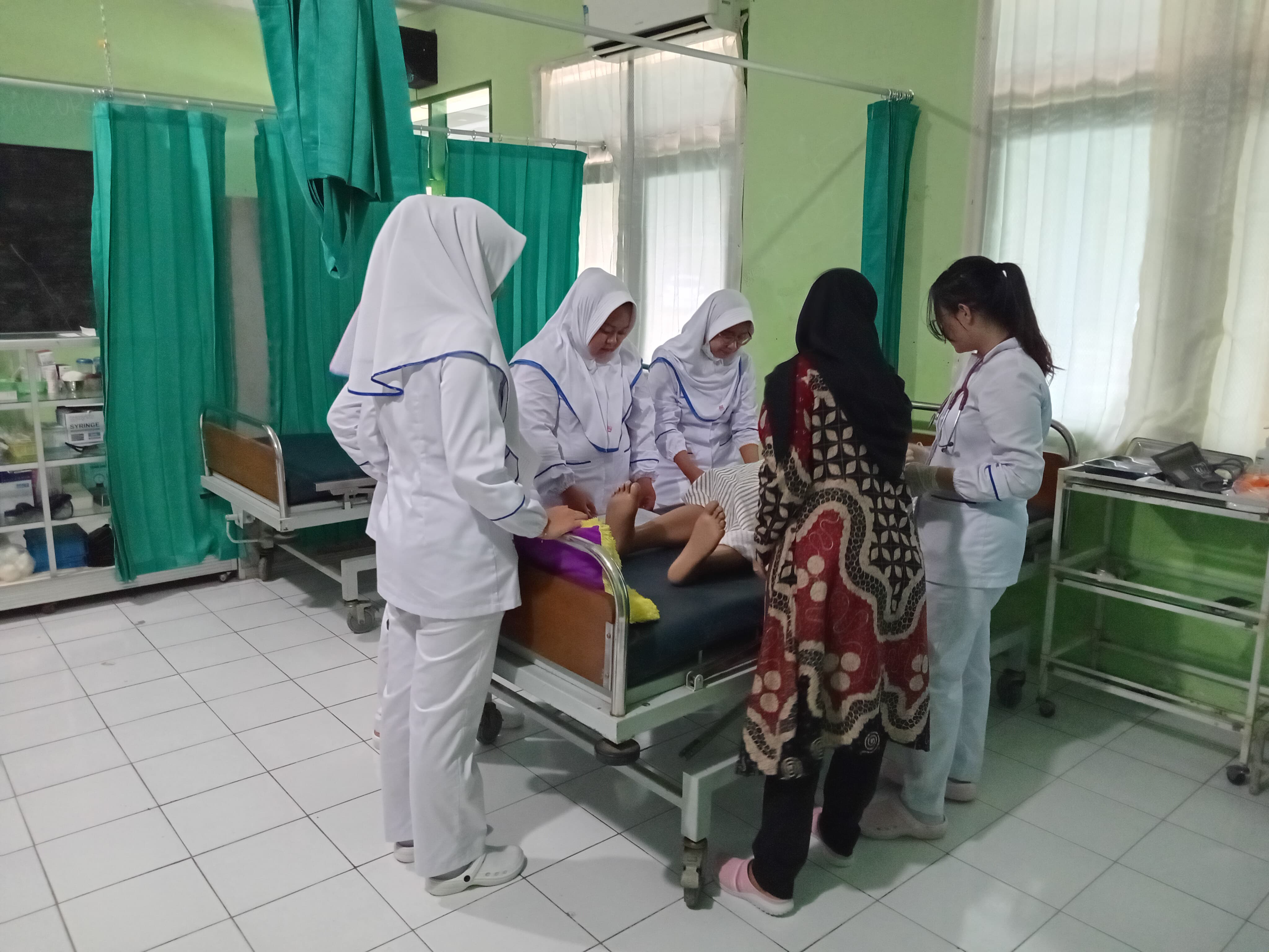Praktik Di Akademi Kebidanan Isma Husada Cirebon