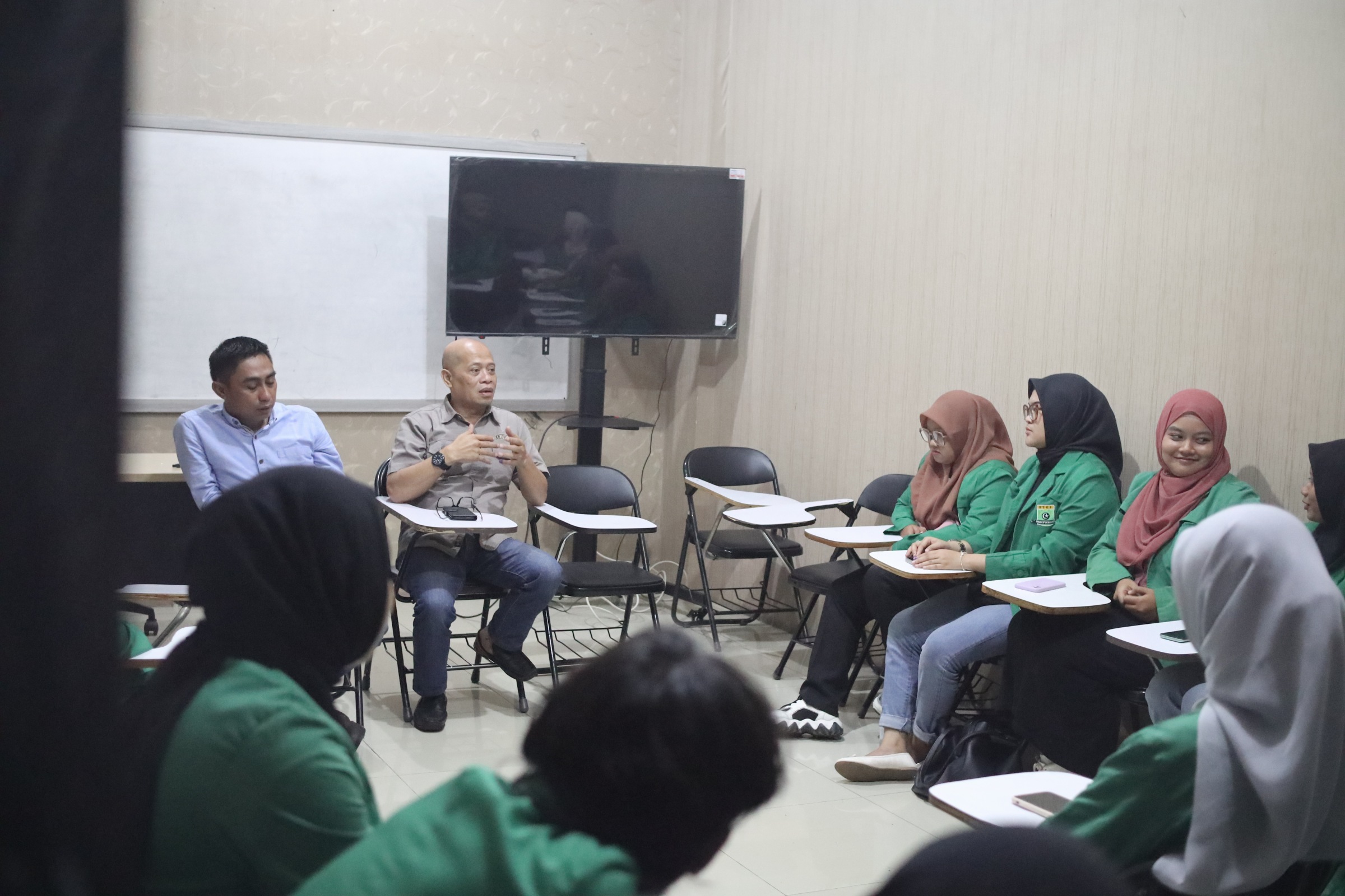 Perkuliahan di kampus STEI Bina Cipta Madani 