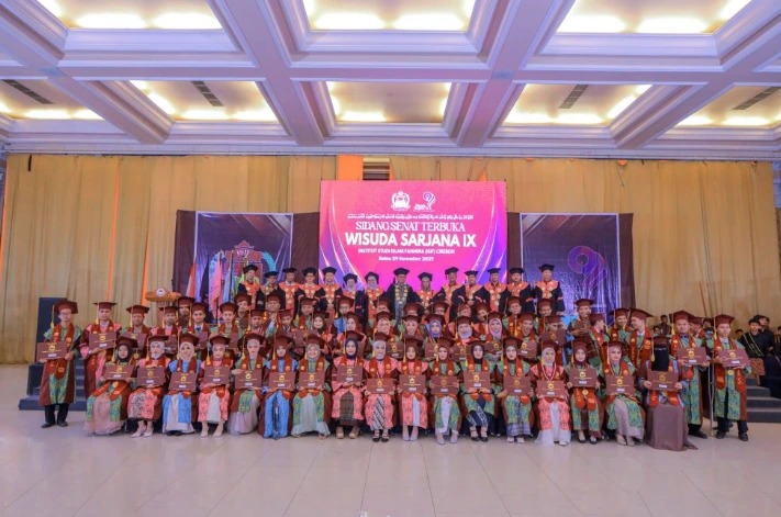 Wisuda Ke-IX ISIF Cirebon: Lahirkan Sarjana Berkarakter dan Ajak Generasi Baru Bergabung Menjadi Bag