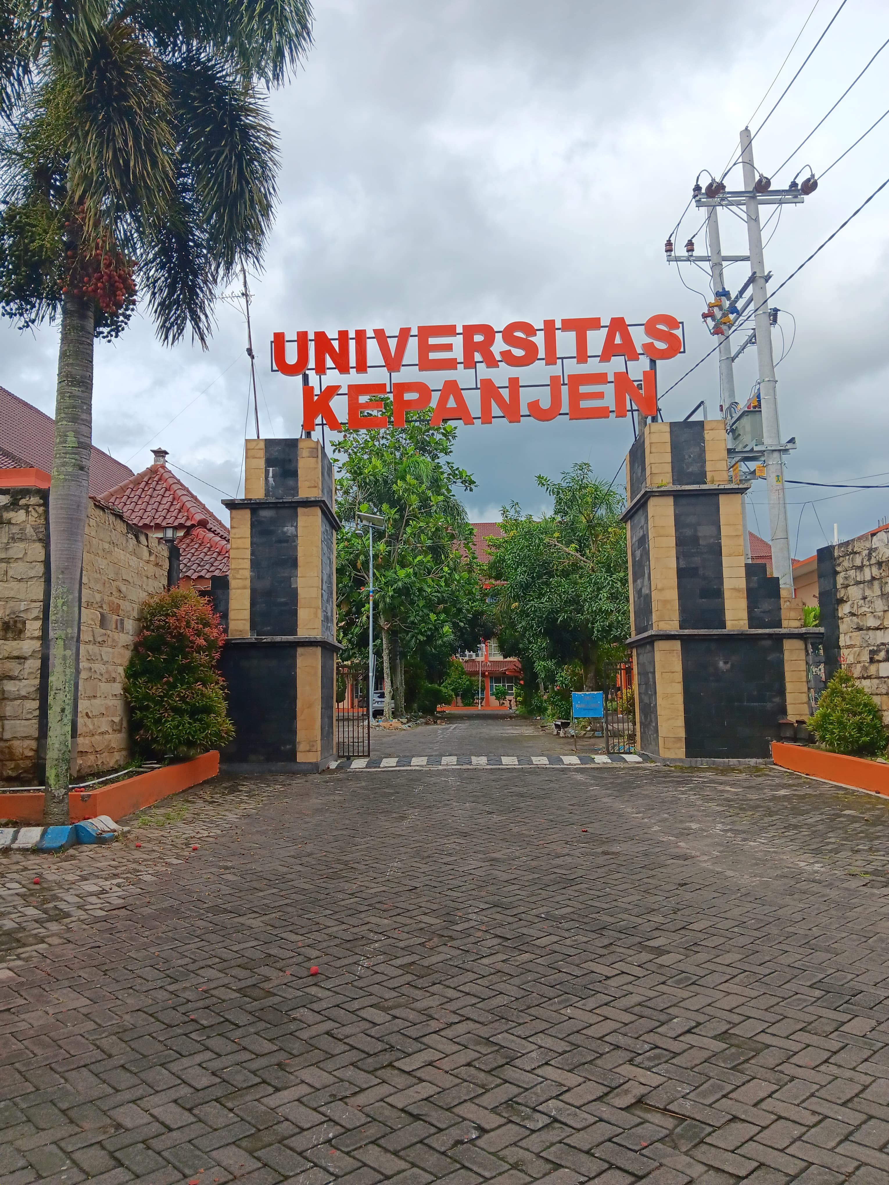 Kelas kuliah karyawan yang waktunya fleksible ya Universitas Kepanjen...