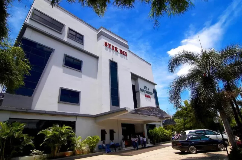 Perkuliahan Jarak Jauh di Kampus STIE BII