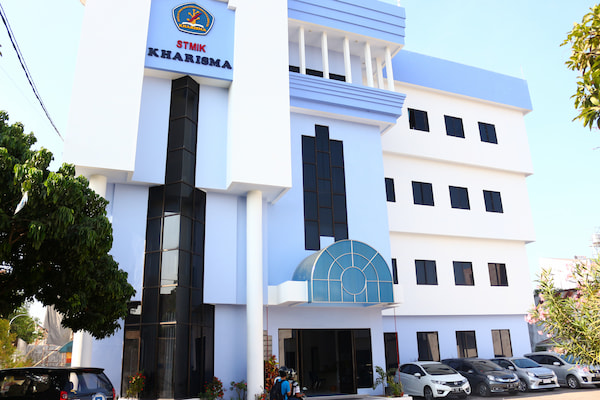 Gedung kharisma-college